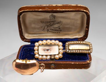 THREE GEORGIAN LOVER'S EYES AND A BROOCH.