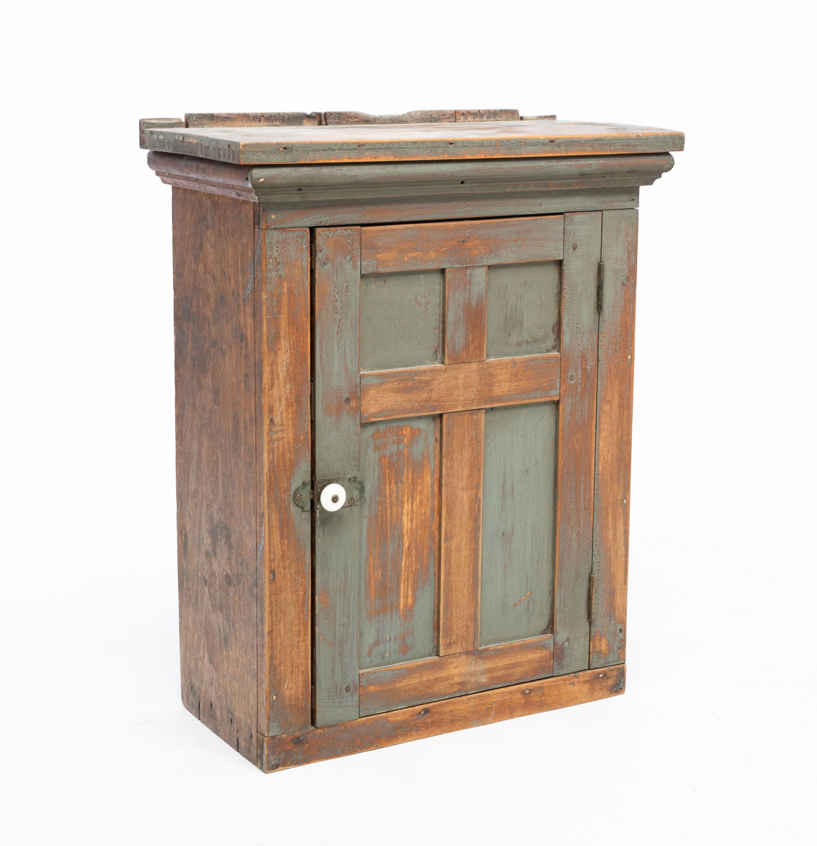 COUNTRY PAINTED HANGING CABINET. (1 of 4)