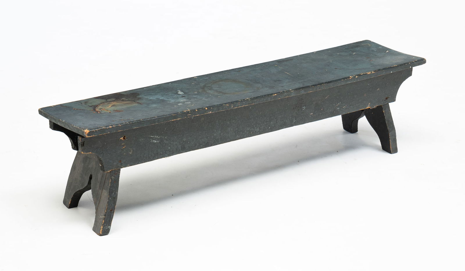 COUNTRY PAINTED KNEELING BENCH. (1 of 4)