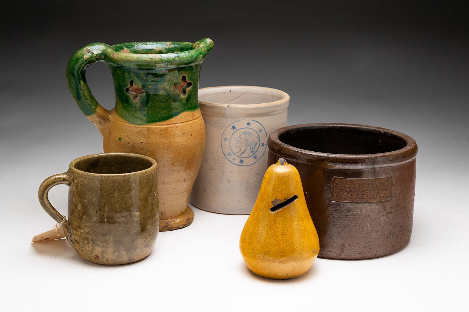 FIVE POTTERY ITEMS. (1 of 5)