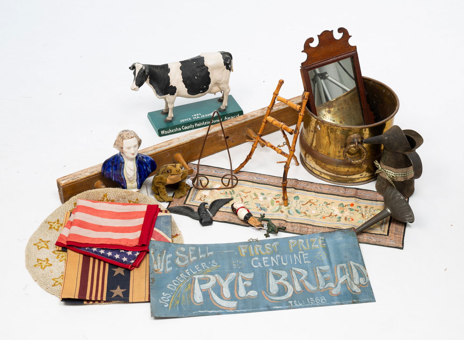 ECLECTIC GROUP OF 19 HOUSEHOLD OBJECTS. (1 of 4)