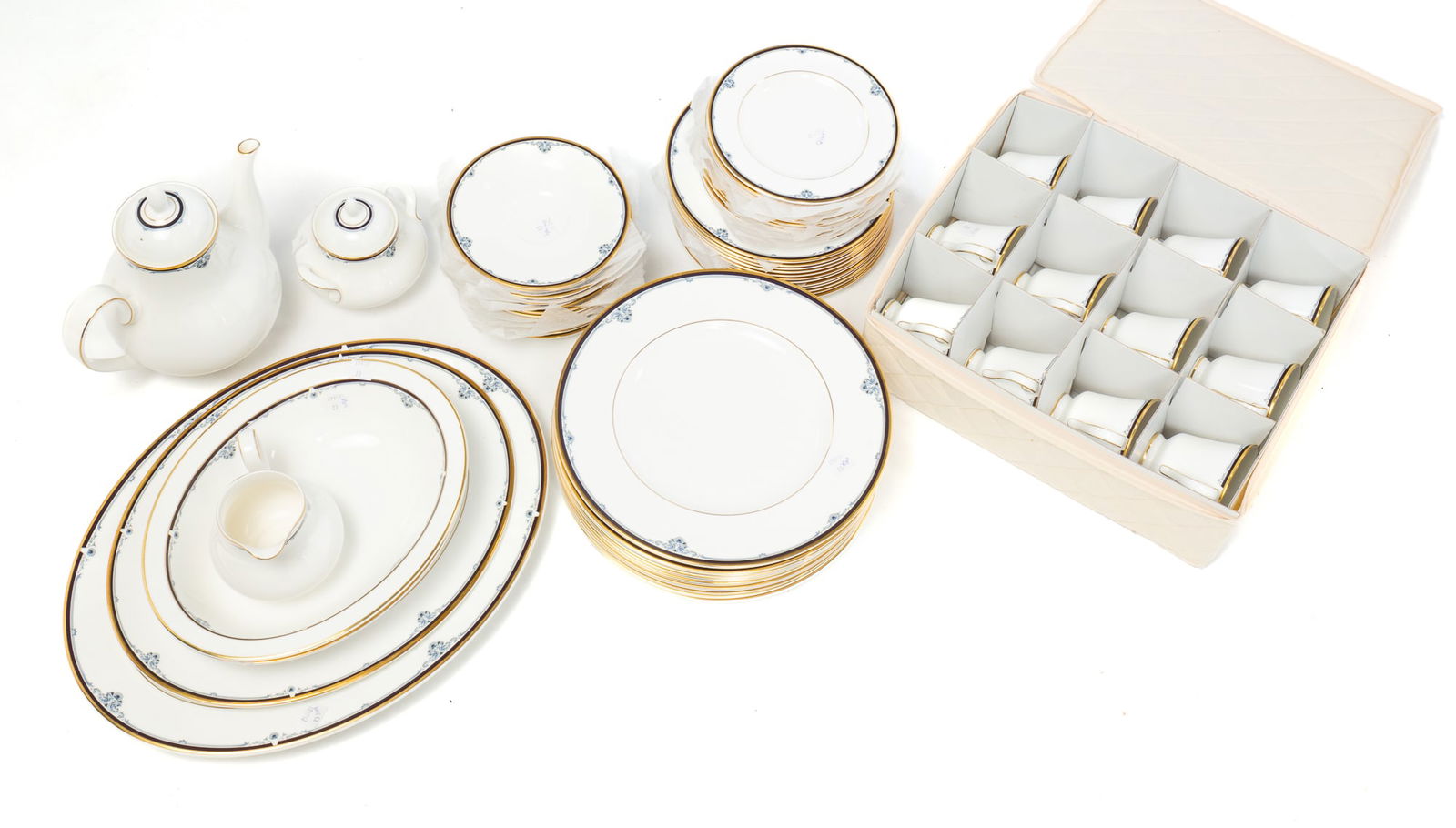 ROYAL DOULTON "PRINCETON" CHINA. (1 of 4)