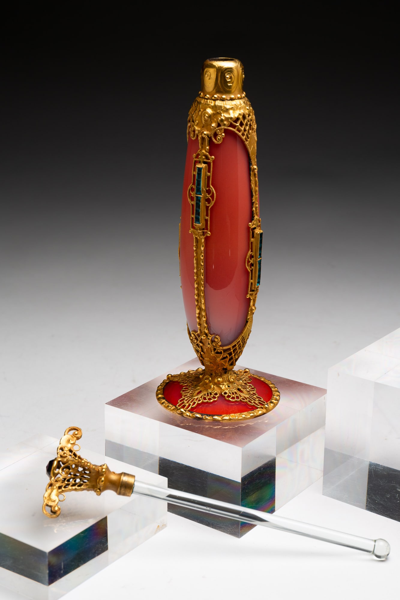 ART DECO "IMPERIAL" PERFUME DAUBER BY DEVILBISS. (1 of 2)