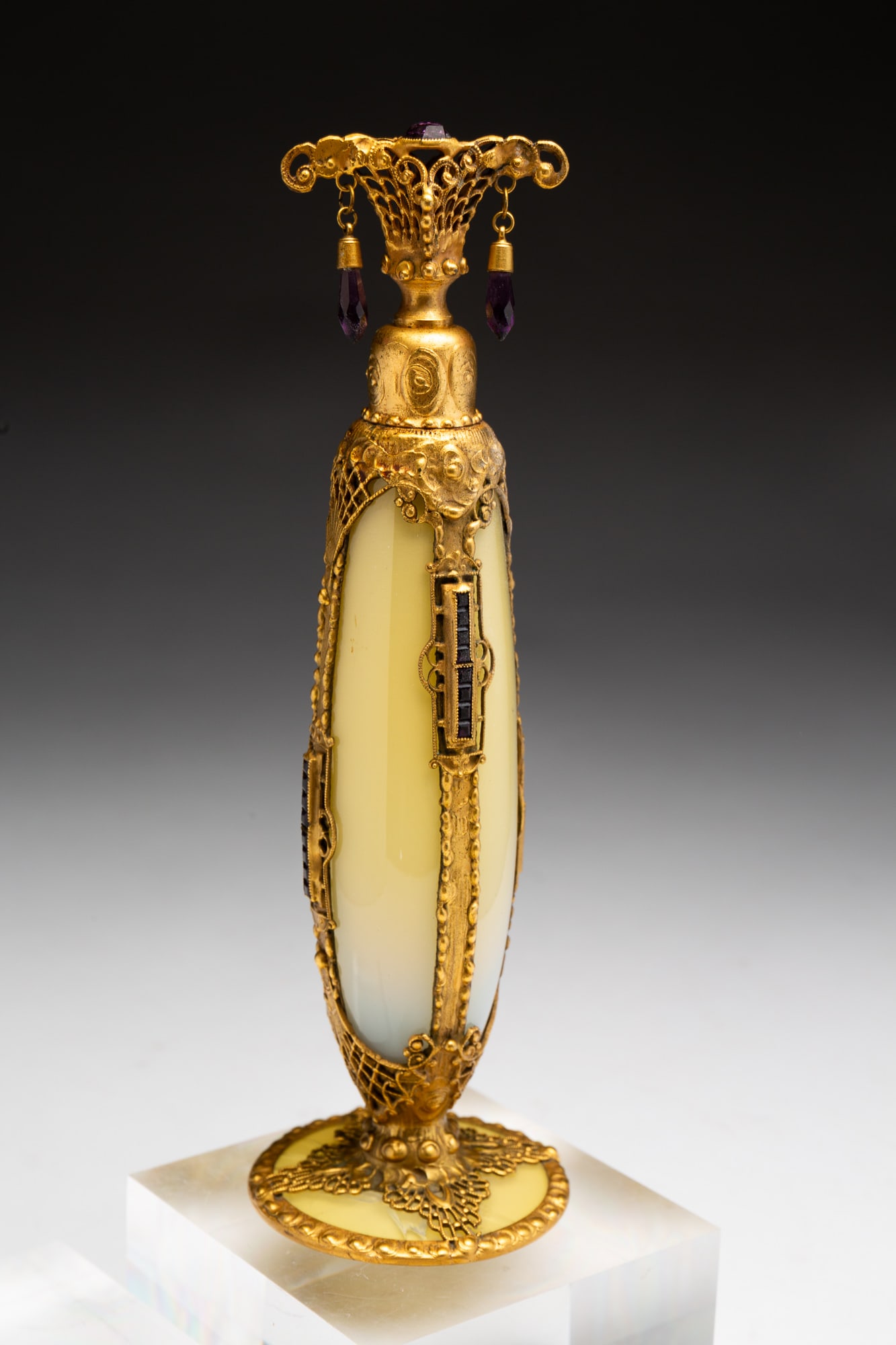 "IMPERIAL" ART NOUVEAU PERFUME ATOMIZER BY DEVILBISS. (1 of 3)