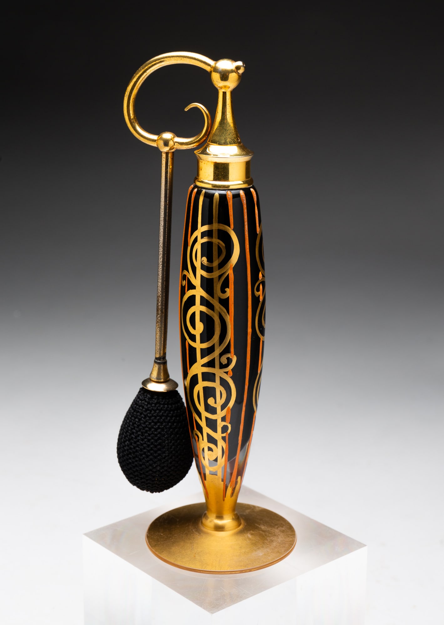 FINE ART DECO PERFUME ATOMIZER BY DEVILBISS. (1 of 3)
