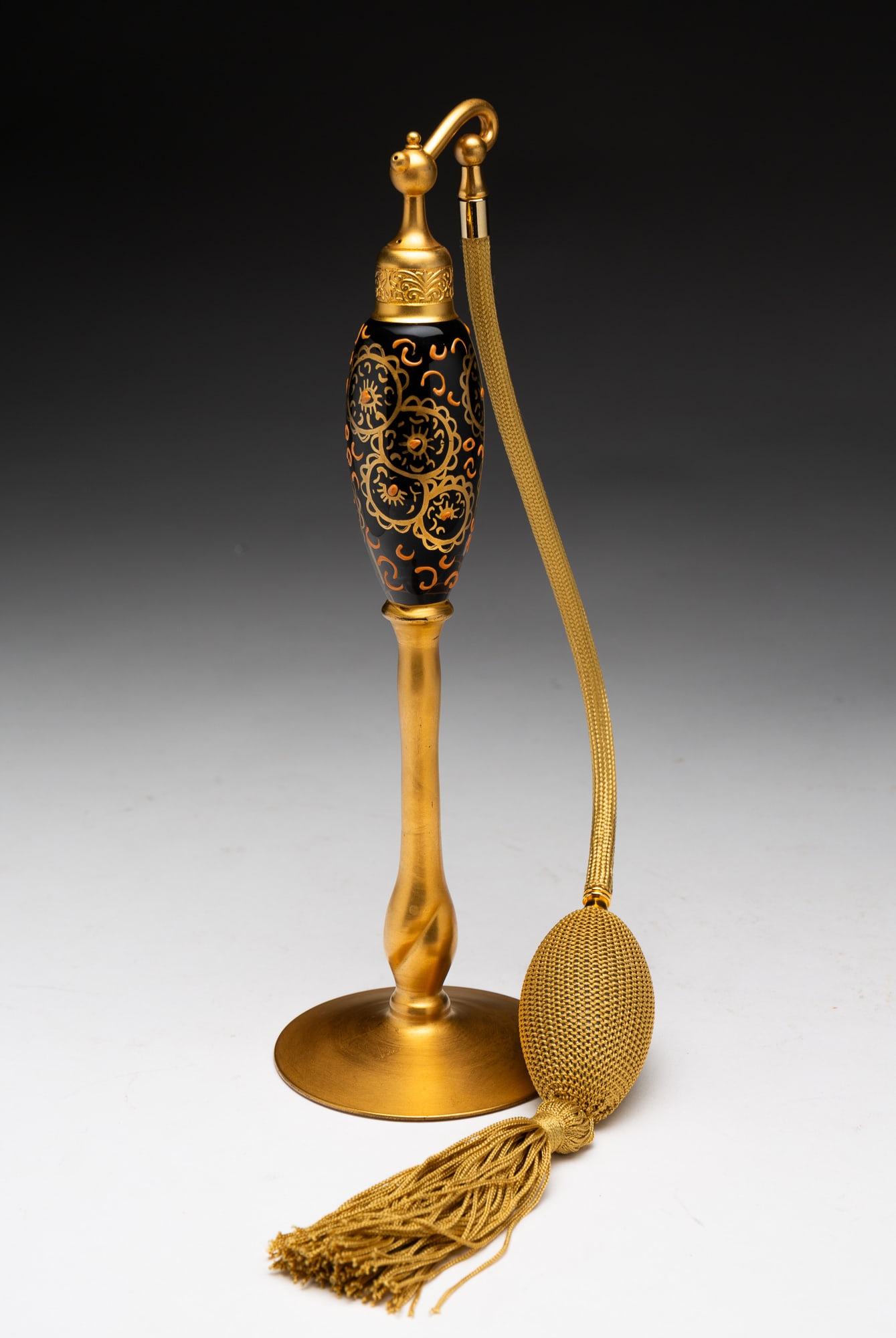 ART DECO PERFUME ATOMIZER BY DEVILBISS. (1 of 4)