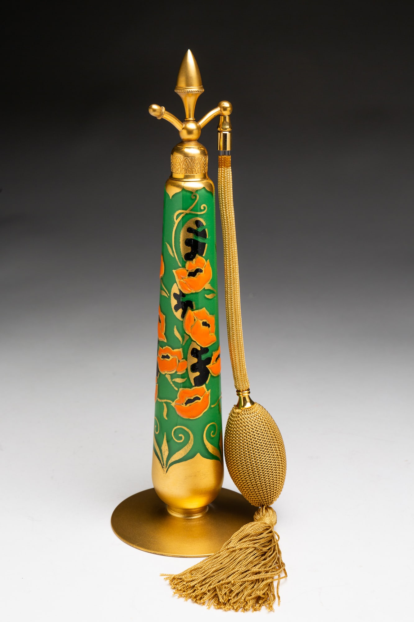 ART NOUVEAU PERFUME ATOMIZER BY DEVILBISS. (1 of 3)