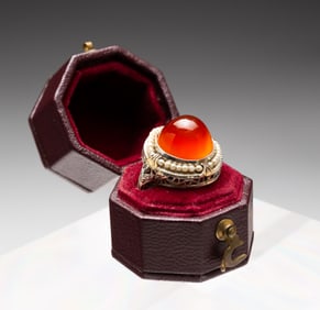 14K GOLD CARNELIAN AND SEED PEARL FILIGREE RING.