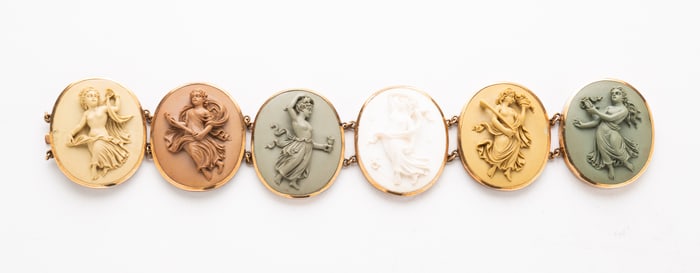 YELLOW GOLD LAVA CAMEO BRACELET.