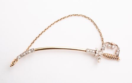 14K YELLOW GOLD AND DIAMOND SWORD-FORM PIN