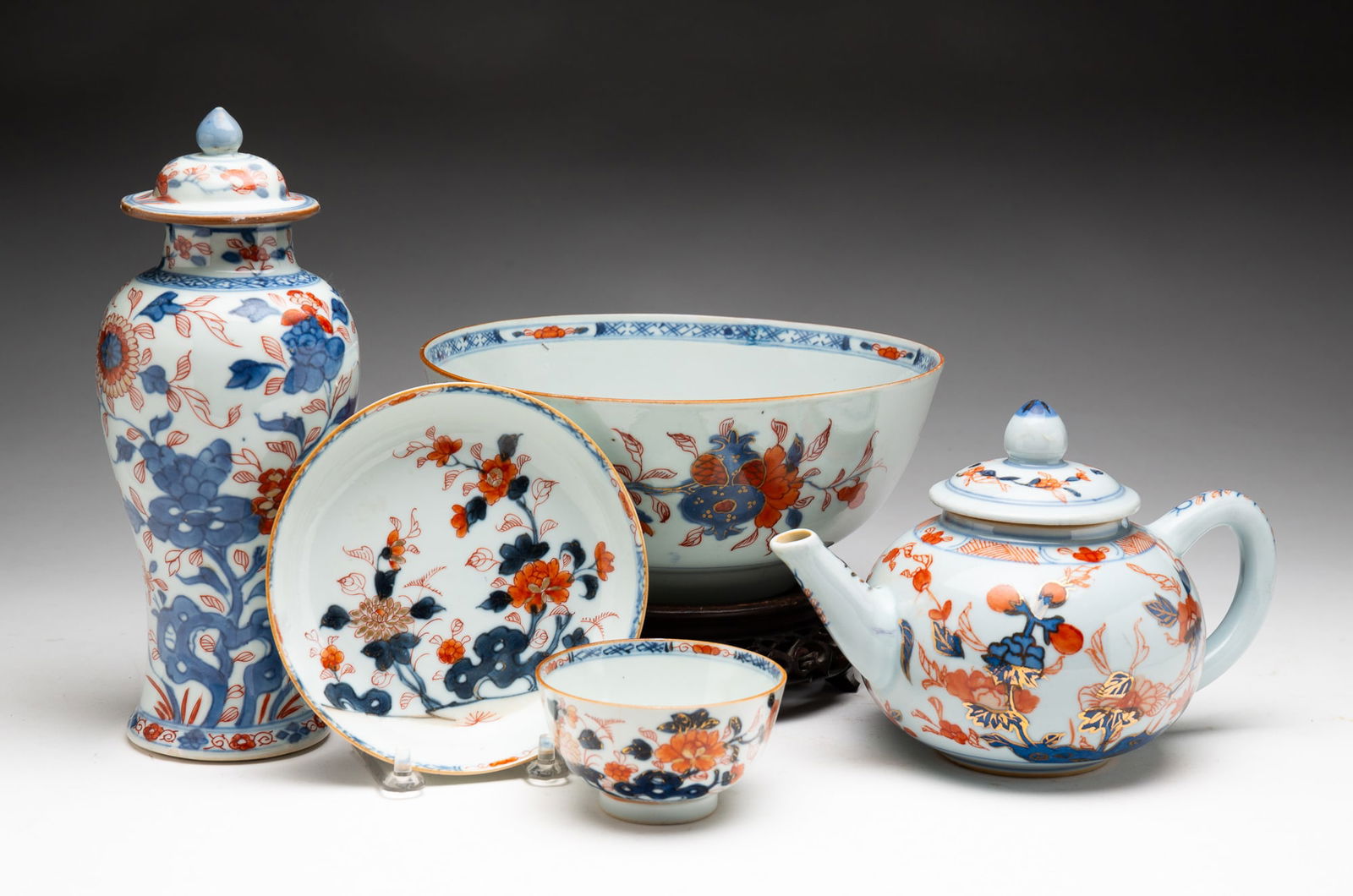 FOUR PIECES OF CHINESE EXPORT. (1 of 7)