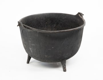 CAST IRON KETTLE.