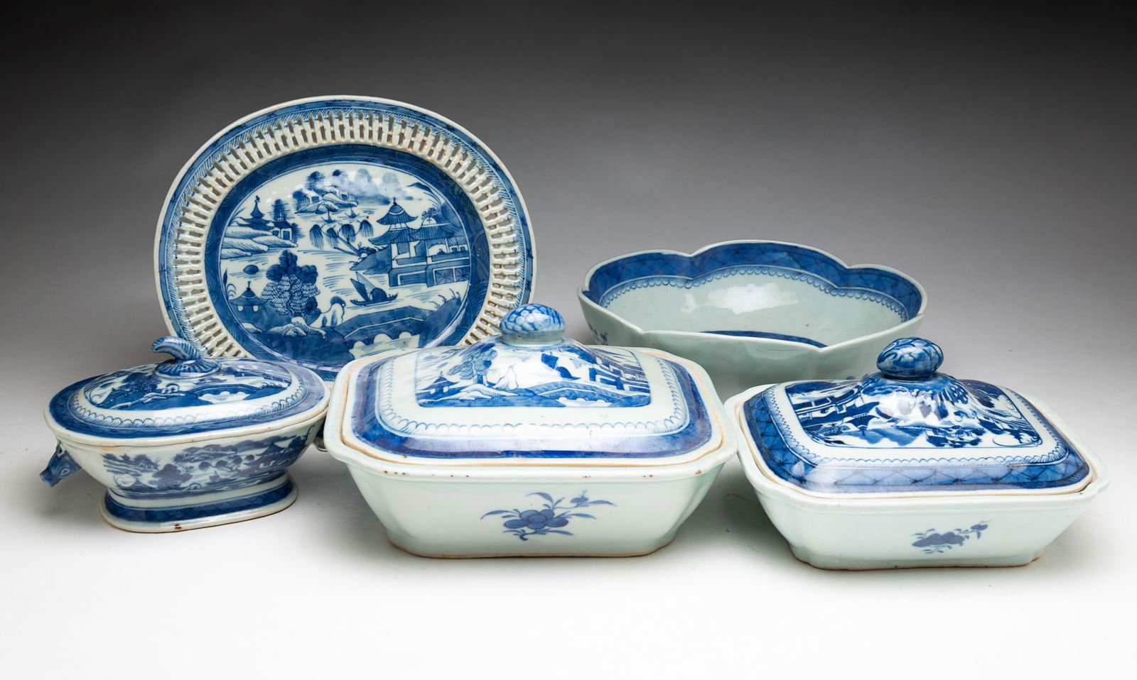 FIVE BLUE AND WHITE CANTON PORCELAIN SERVING ITEMS. (1 of 6)