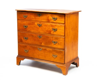 CHIPPENDALE CHEST OF DRAWERS.