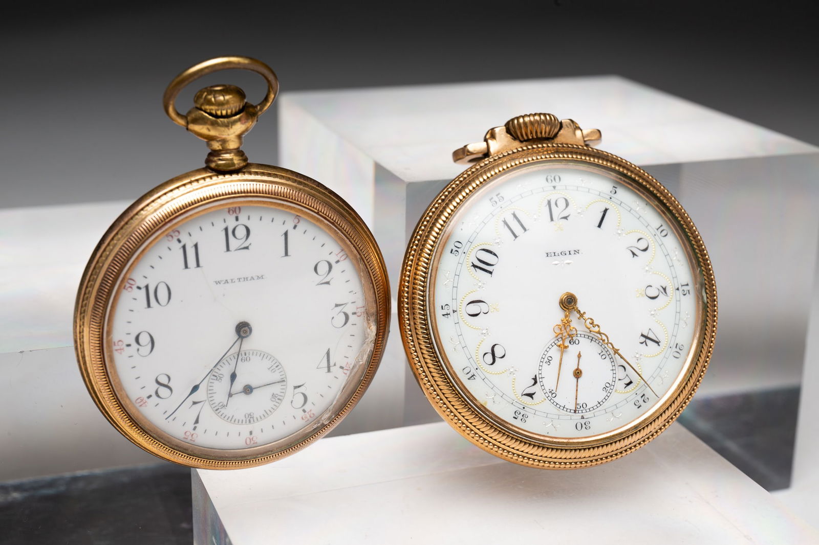 TWO OPEN FACE POCKET WATCHES. (1 of 3)