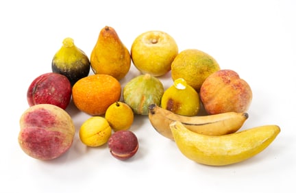 GROUP OF STONE FRUIT.