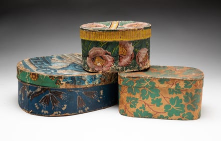 THREE MINIATURE WALLPAPER BAND BOXES.
