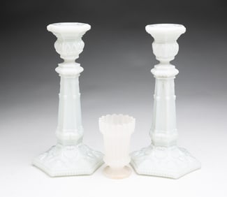 THREE EARLY PIECES OF PRESSED GLASS.