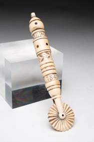 SHIP LINCOLN SCRIMSHAW PIE CRIMPER.