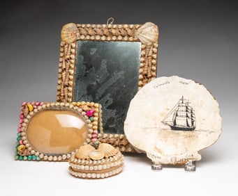 FOUR MARITIME DECORATIVE ITEMS.
