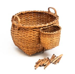 LARGE DOUBLE-HANDLED LAUNDRY BASKET.