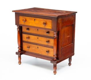 CHILD'S SIZE TRANSITIONAL CHEST OF DRAWERS.