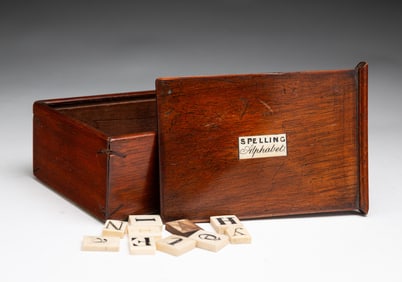 SLIDE LID SPELLING ALPHABET BOX.