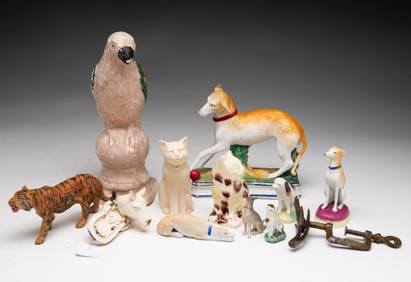 GROUP OF ANIMAL FIGURINES.