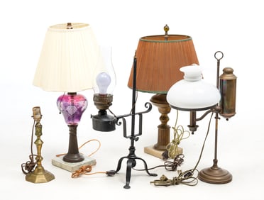 FIVE ELECTRIC TABLE LAMPS.