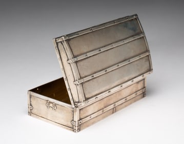 KERR AND COMPANY STERLING SILVER BOX.