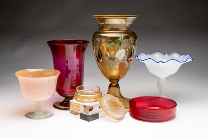 SIX ART GLASS ITEMS.