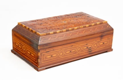 PARQUETRY INLAID JEWELRY BOX.