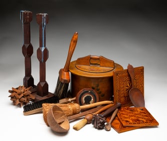 GROUP OF WOODEN HOUSEHOLD ITEMS.