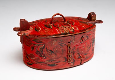 MINIATURE PAINT DECORATED TINE BOX.