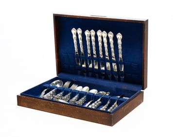 SET OF REED AND BARTON "TARA" STERLING SILVER FLATWARE.