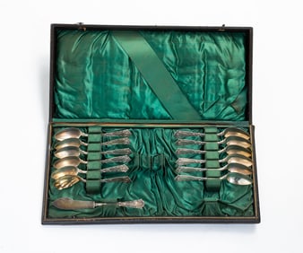 BOXED SET OF STERLING SILVER FLATWARE MARKED J.B. MORRIS.