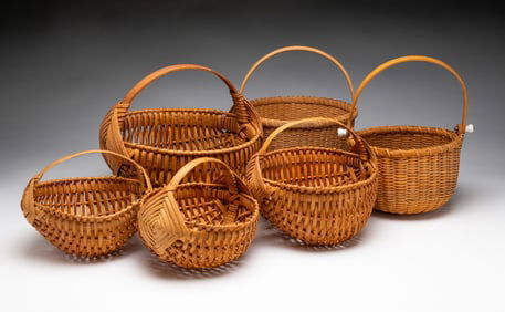 SIX MODERN SPLINT BASKETS.