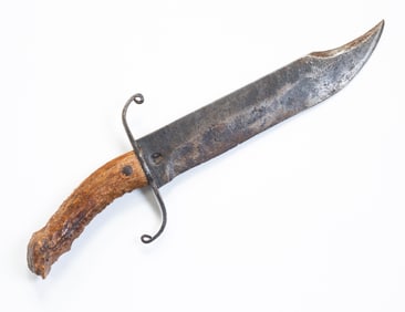 PRIMITIVE BOWIE KNIFE.