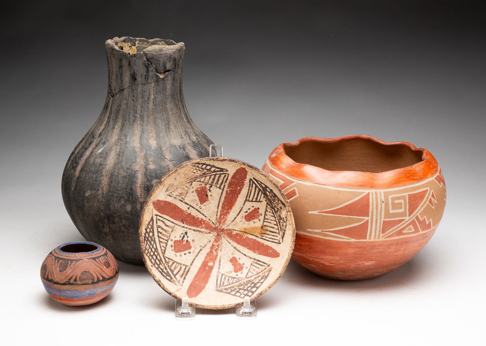THREE NATIVE AMERICAN CERAMIC VESSELS. (1 of 5)
