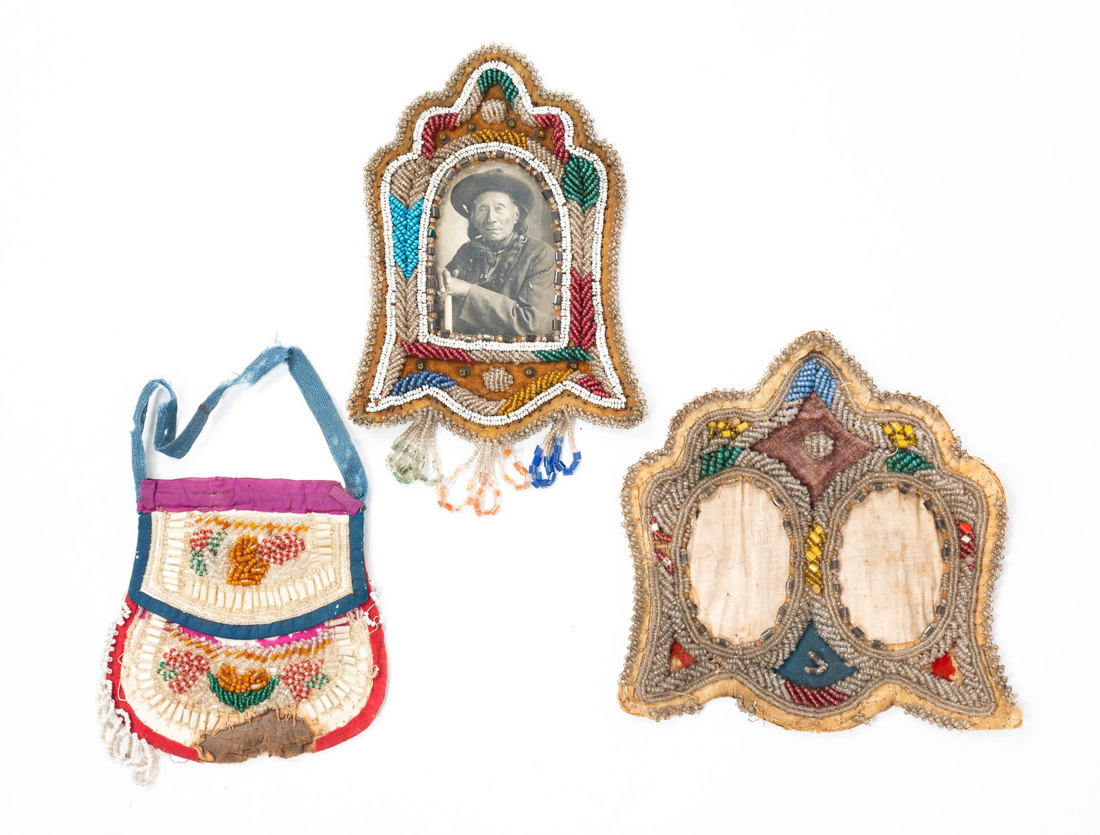 THREE IROQUOIS BEADED PICTURE FRAMES AND A POUCH. (1 of 5)