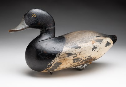 CARVED AND PAINTED WORKING DECOY BY CHARLIE JOINER.