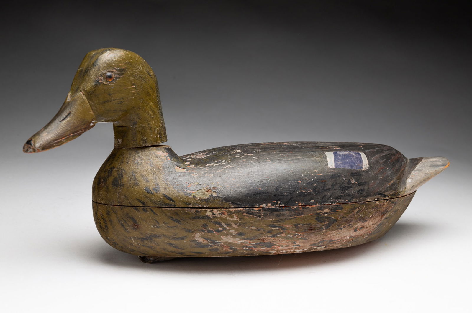 CARVED AND PAINTED WORKING DUCK DECOY. (1 of 5)