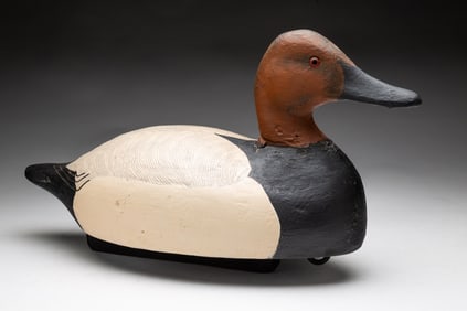 CARVED AND PAINTED WORKING DUCK DECOY.