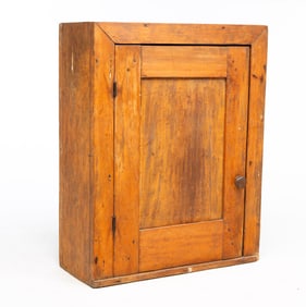 COUNTRY ONE DOOR CUPBOARD.