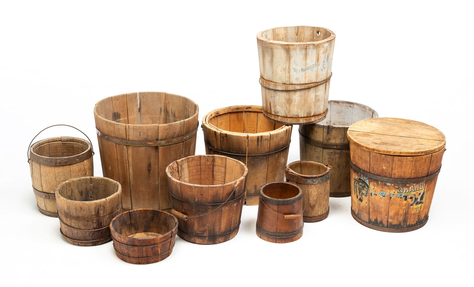 GROUP OF ELEVEN STAVE CONSTRUCTED WOOD BUCKETS. (1 of 5)