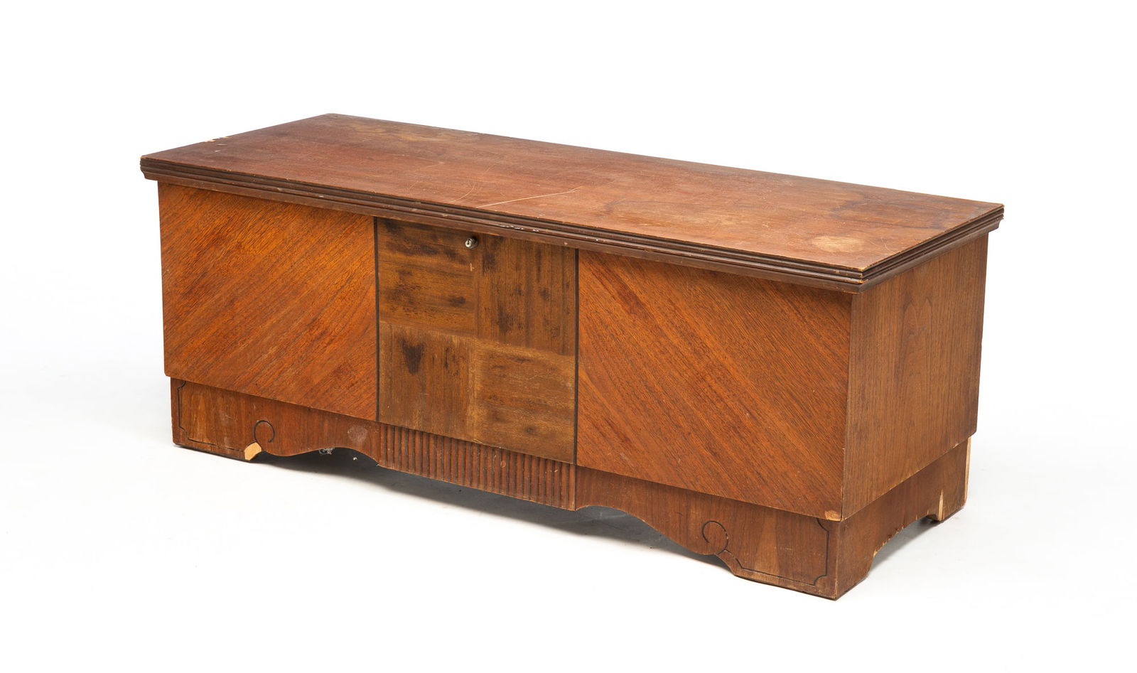 CEDAR CHEST BY LANE. (1 of 7)