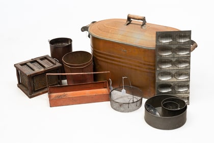 GROUP OF TWELVE METAL HOUSEWARES.