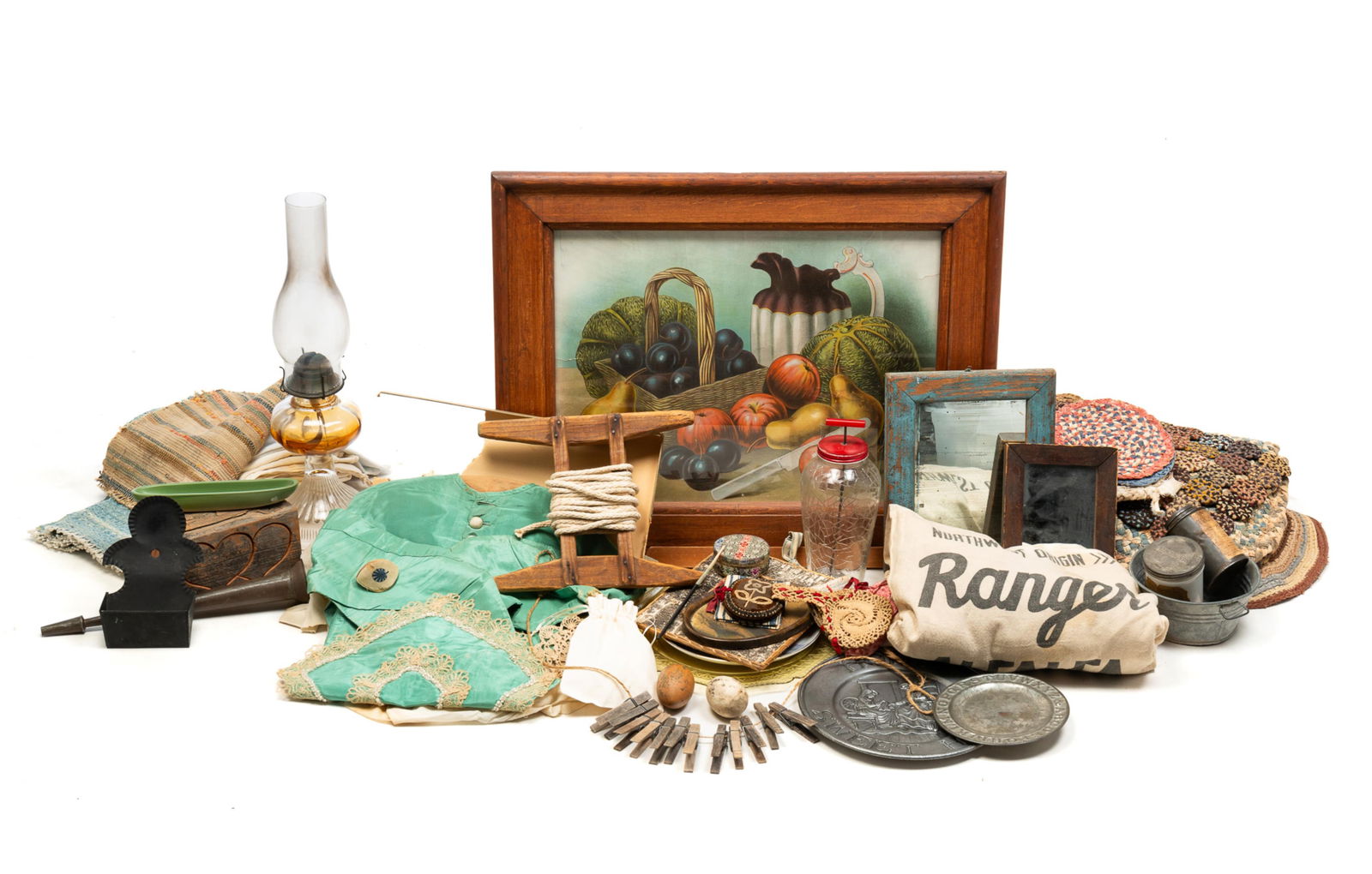 ECLECTIC GROUP OF HOUSEHOLD ITEMS. (1 of 6)