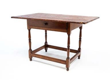 ONE DRAWER TAVERN TABLE.