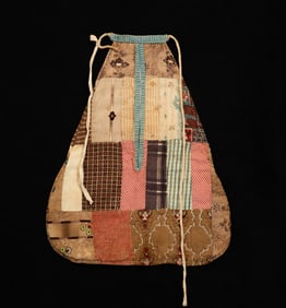 PIECED FABRIC SEWING POCKET.